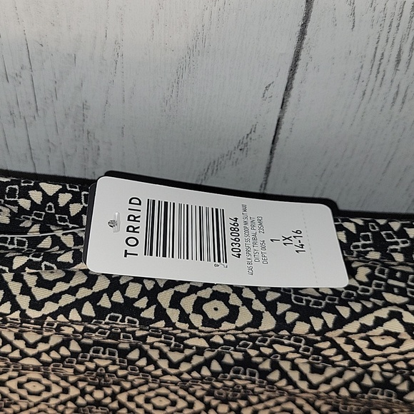 NWT | Torrid Maxi Super Soft Slit Dress | Size 1 - Picture 5 of 7